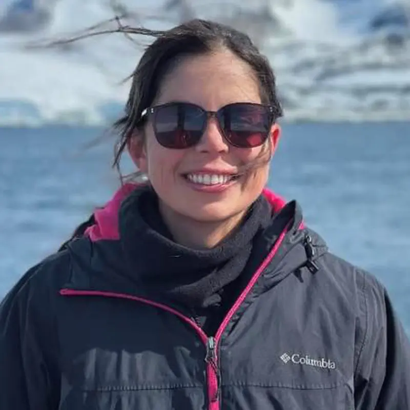 Alférez de Navío (CP) Bettina Santana